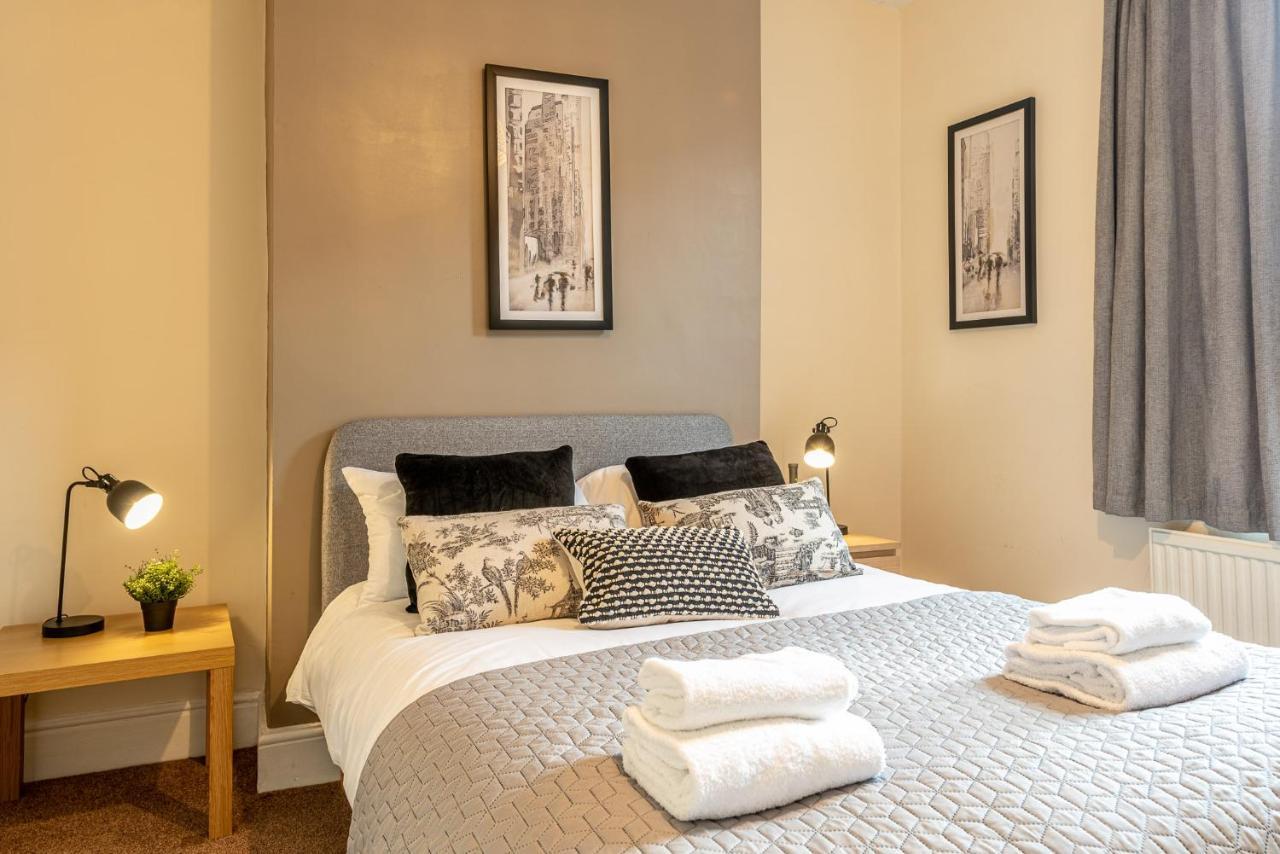 3 Bedroom Home Sleeps 5 Close To Chester City Centre Welcomes Couples, Small Groups, Families And Contractors Esterno foto