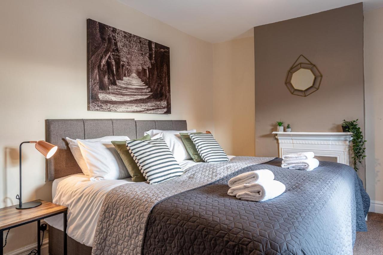 3 Bedroom Home Sleeps 5 Close To Chester City Centre Welcomes Couples, Small Groups, Families And Contractors Esterno foto